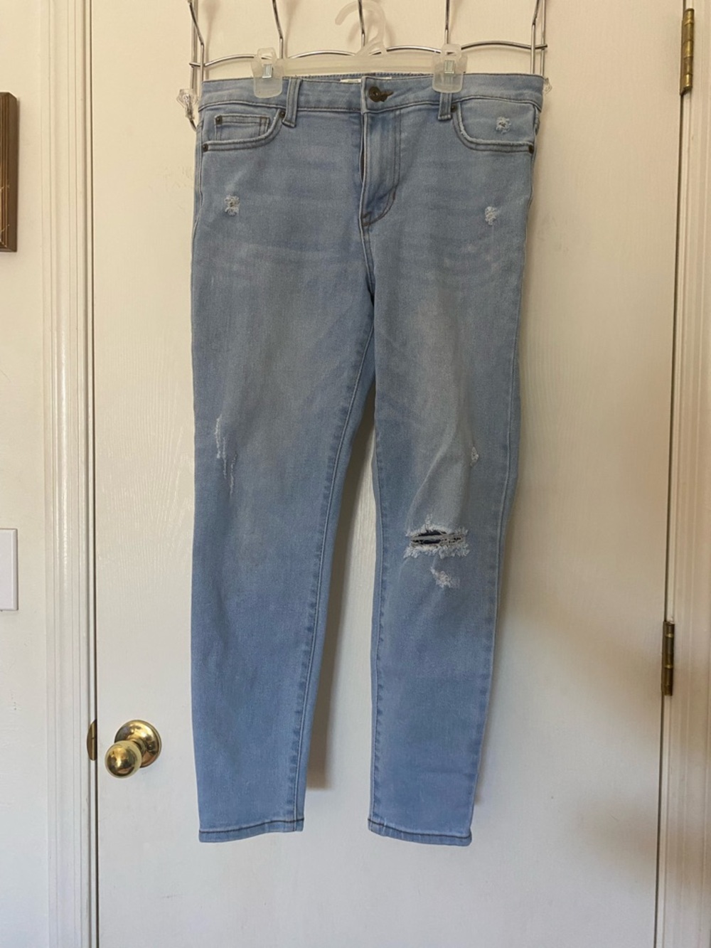 Light Wash Distressed Skinny Jeans for Women